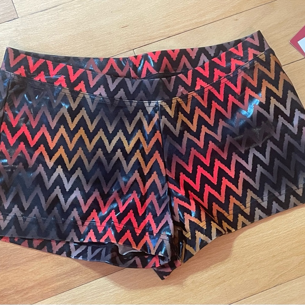 ZigZag Boy Cut Shorts- Child Small NWT